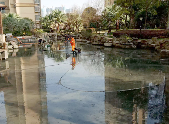 玉泉景观池淤泥清理